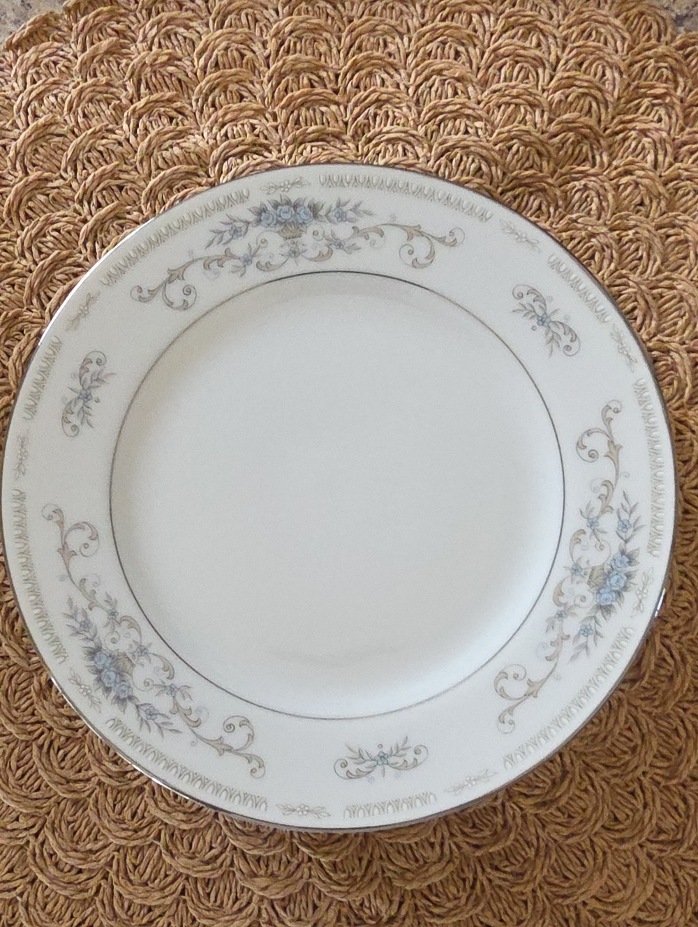 Wade Diane Fine Porcelain China Bread & Butter Plate -Japan Set of 4